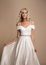 Lade das Bild in den Galerie-Viewer, Kleid „Luciana white“
