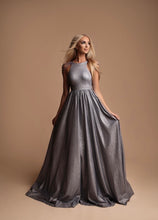 Lade das Bild in den Galerie-Viewer, Kleid „Annabella“
