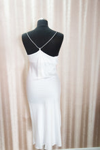 Lade das Bild in den Galerie-Viewer, Kleid „White8“
