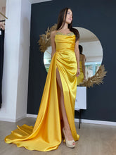 Lade das Bild in den Galerie-Viewer, Kleid „Queen1“
